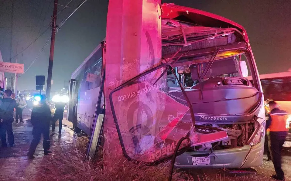 [VÍDEO] Choque de camión en Monterrey, deja 22 heridos