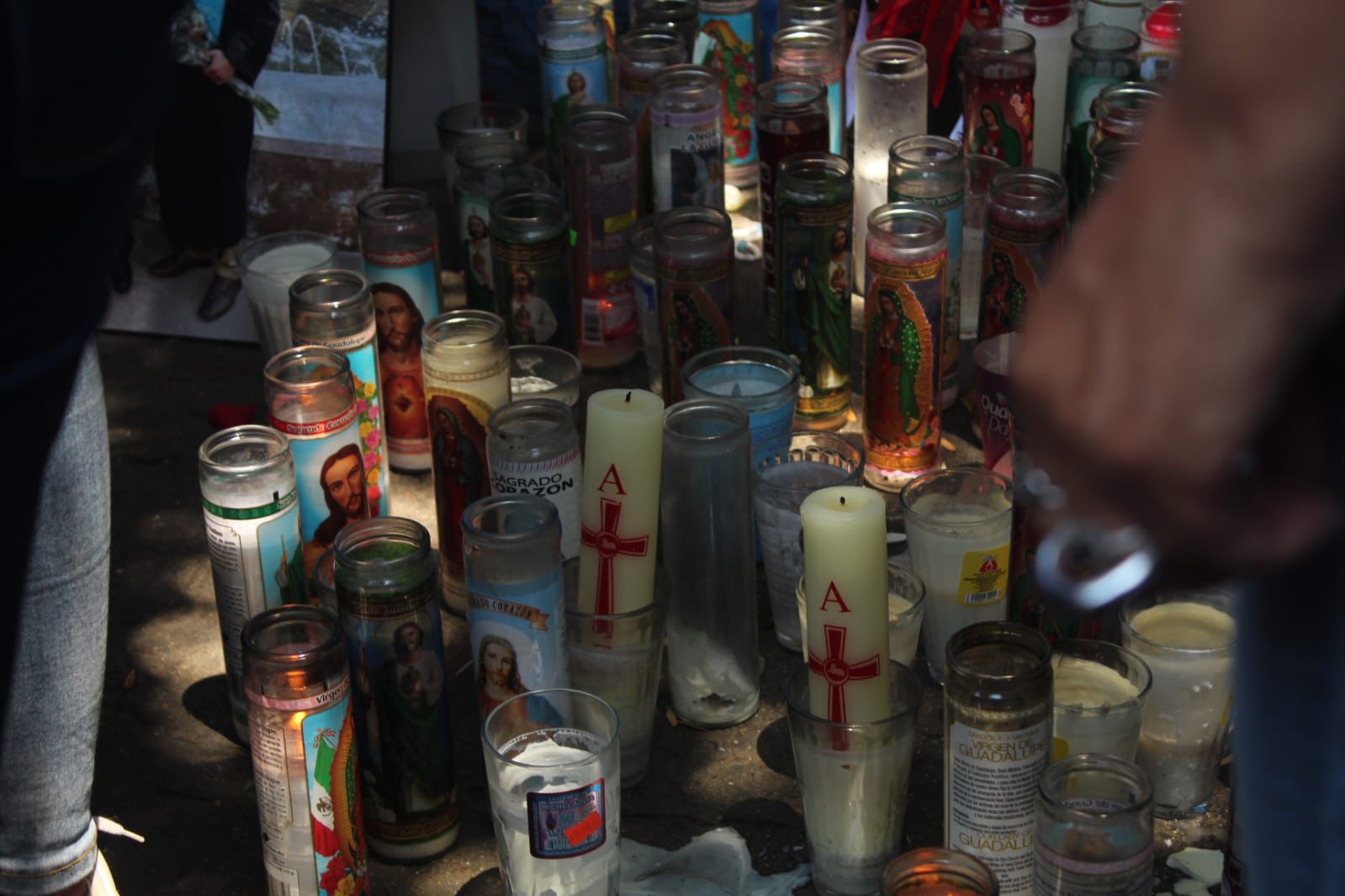 Despiden a Don Memo y Memito con música y flores