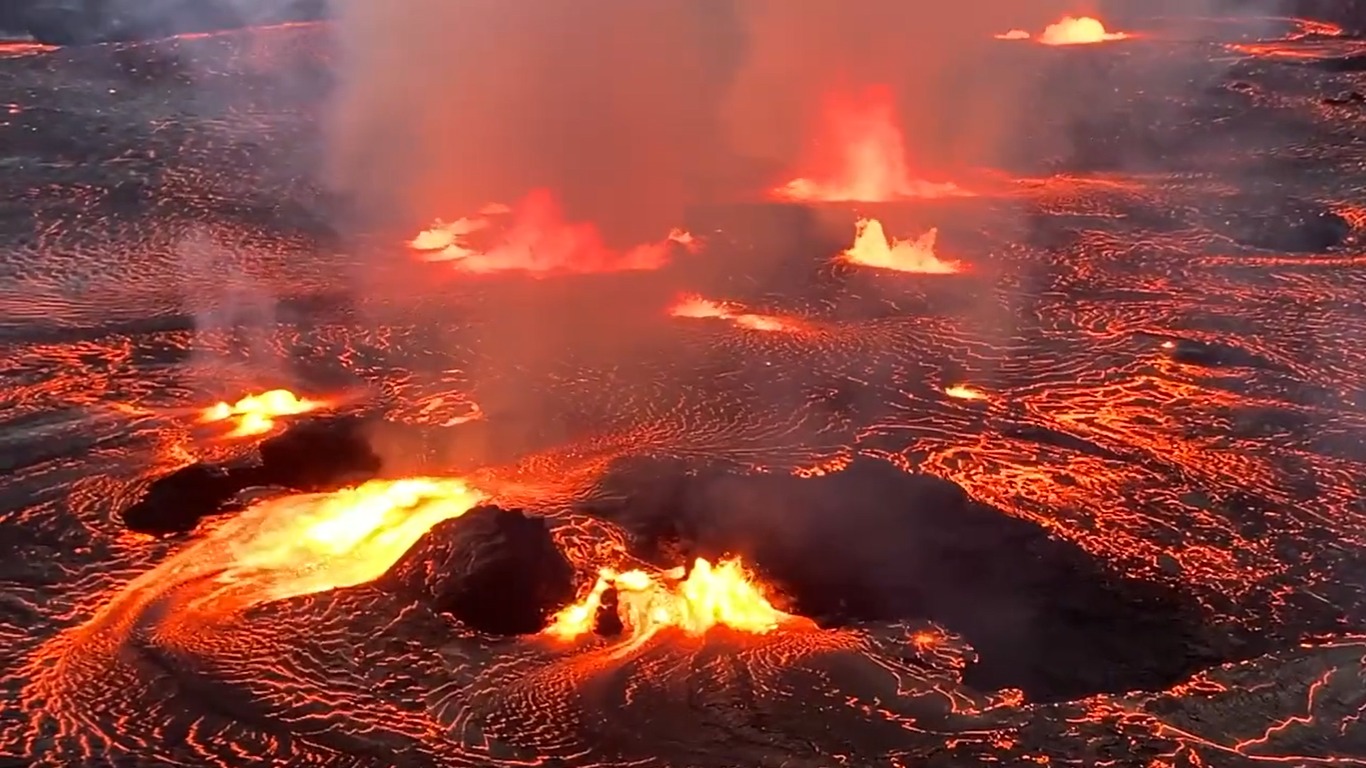 [VÍDEO] Erupción de volcán en Hawaii; Hay alerta roja