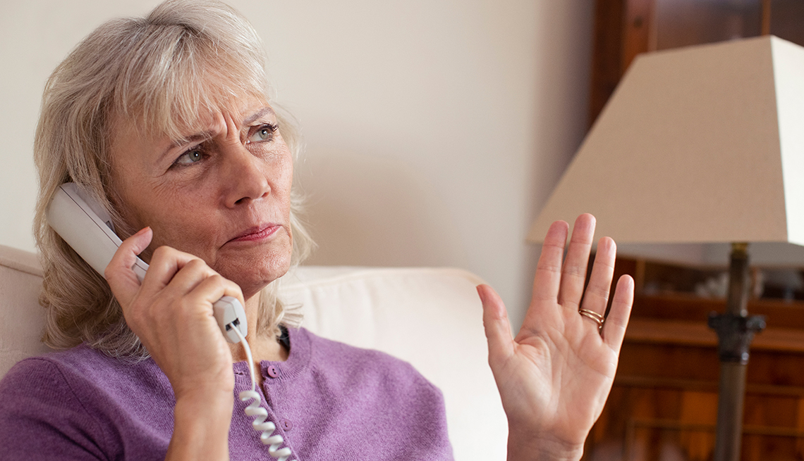 Adultos mayores en EU, víctimas de estafas telefónicas de Medicare