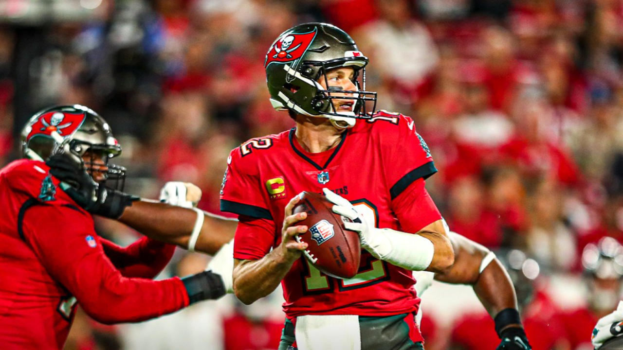 Tom Brady apareció en el momento justo para darle el triunfo a Tampa Bay sobre New Orleans. (Foto: Twitter @NFL)