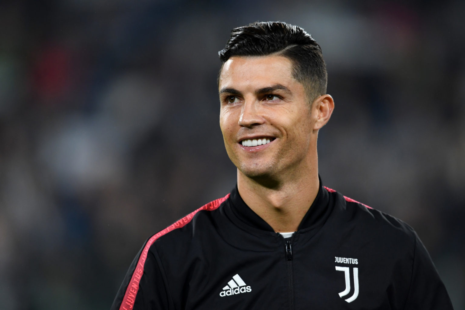 Cristiano Ronaldo le obsequia su camiseta a Jared Borgetti IFOTO: News Box