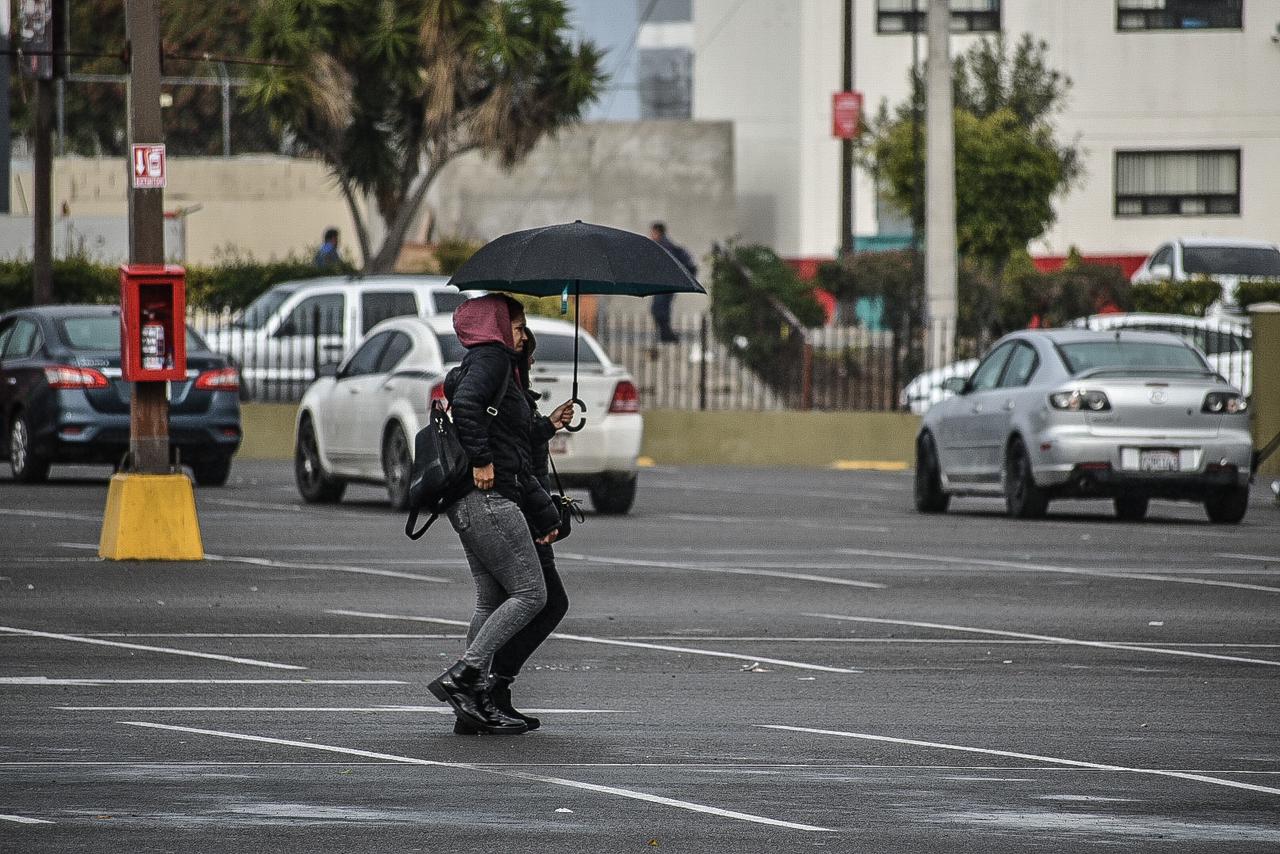 Festejos de la Virgen de Guadalupe continúan pese a lluvias en Tijuana