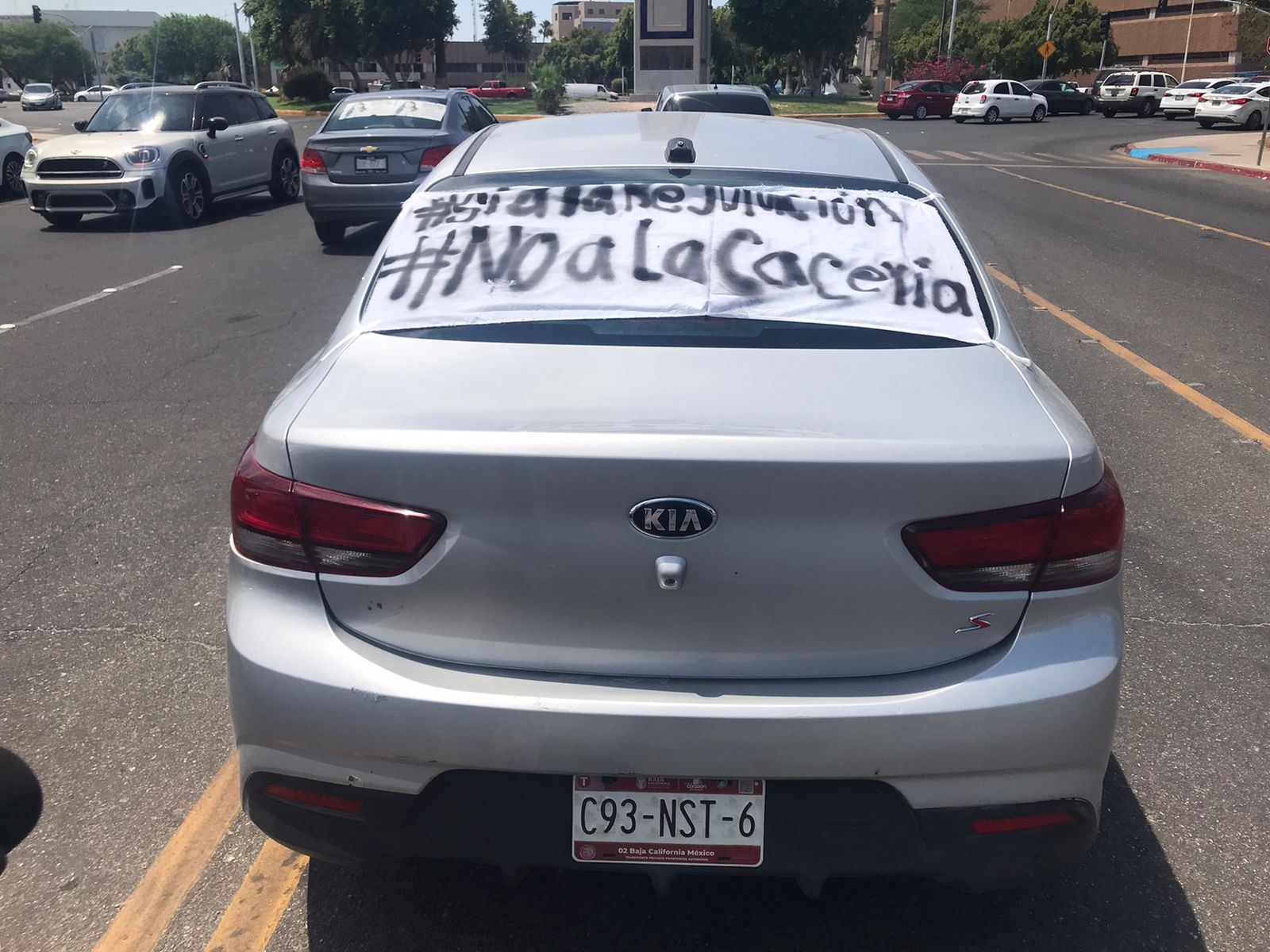 Se manifiestan choferes de aplicación en Mexicali