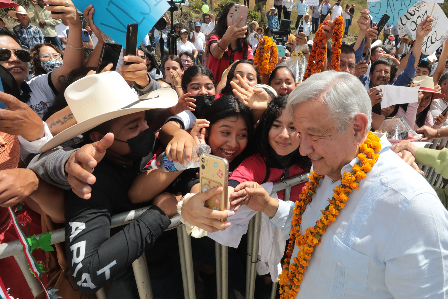 “No hay medicamentos, señor presidente”: Señalan habitantes de Guerrero