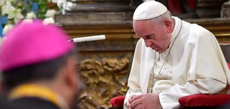 El Papa Francisco realiza sus labores desde el hospital en Roma