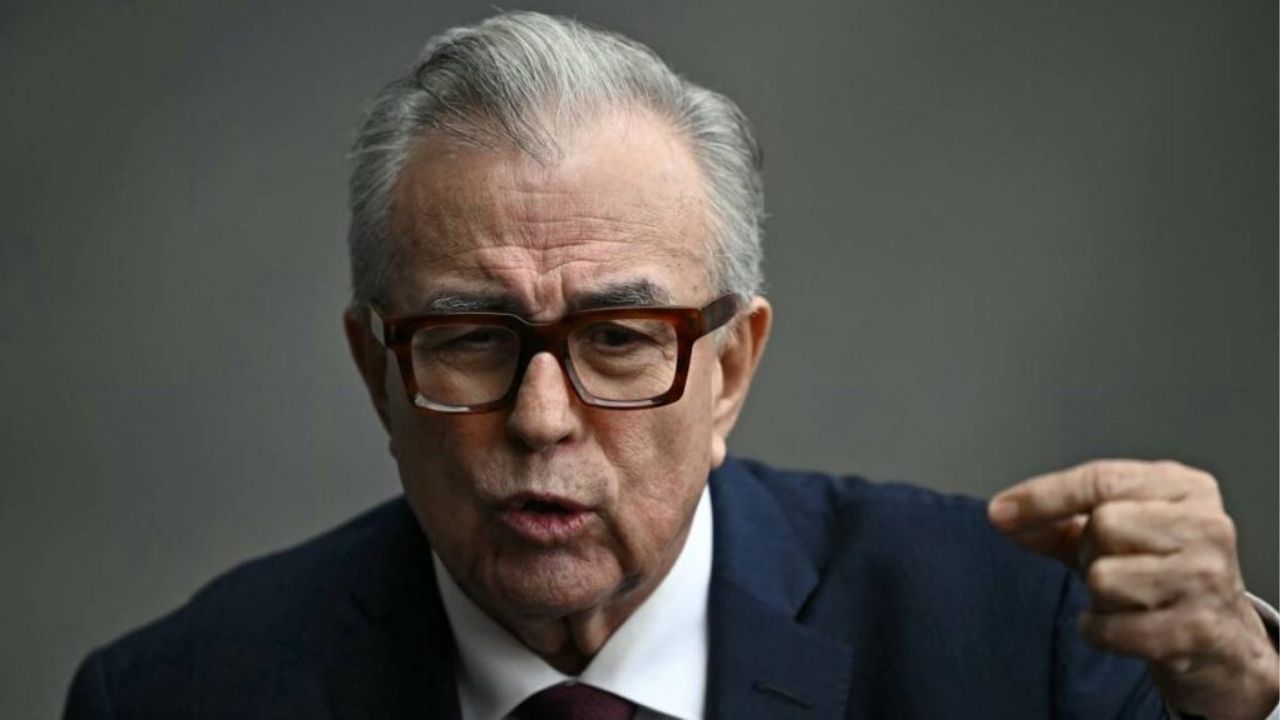 Rocha Moya pide nueva licencia indefinida tras volver al cargo