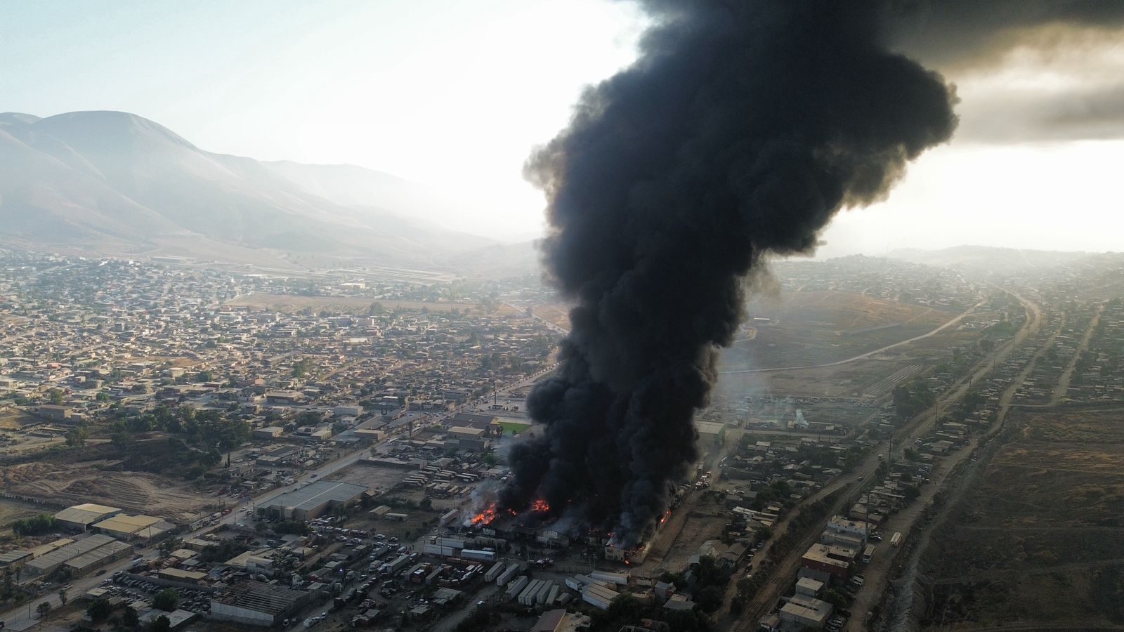 [VIDEO] ¡Se incendia otra recicladora! en Terrazas Del Valle: Tijuana