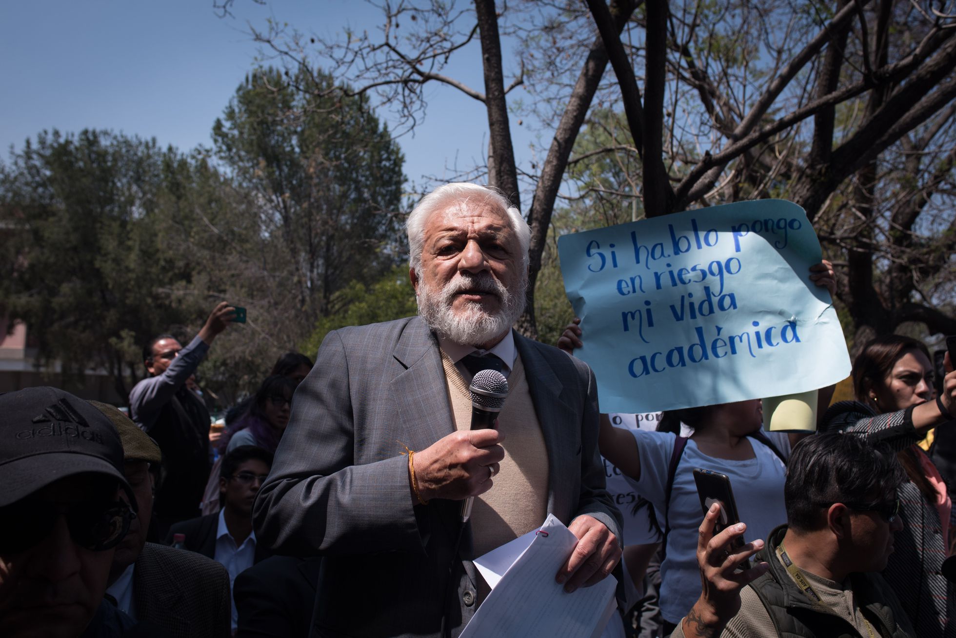 Protesta de alumnas contra Eduardo López Betancourt