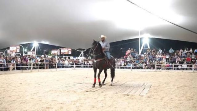 DURANGO: Proveedor incumplió entrega de la pista ecuestre; estará lista hasta octubre, reconoce Esteban Villegas