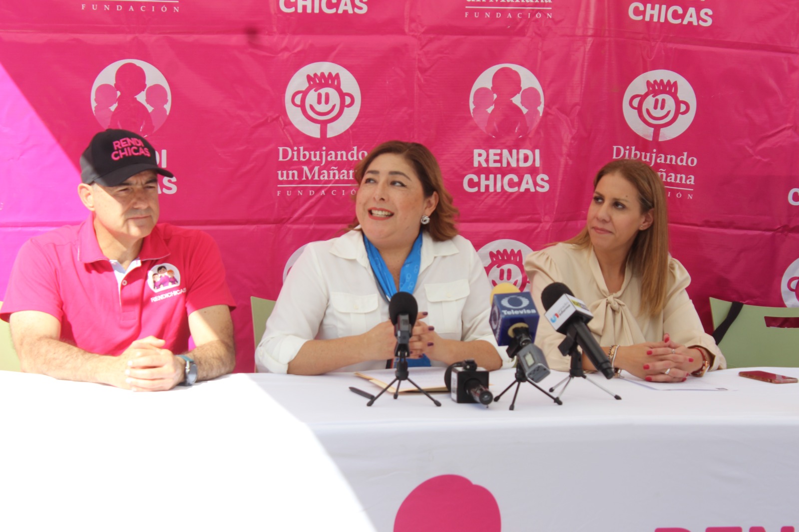 WhatsApp Image 2023-11-08 at 2.17.27 PM (21).jpeg Mauricio Razo, Susana Nieves, María Fernanda Ladrón Guevara
