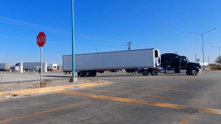 MEXICALI: Retiran visas a cerca de 300 choferes de carga en Mexicali