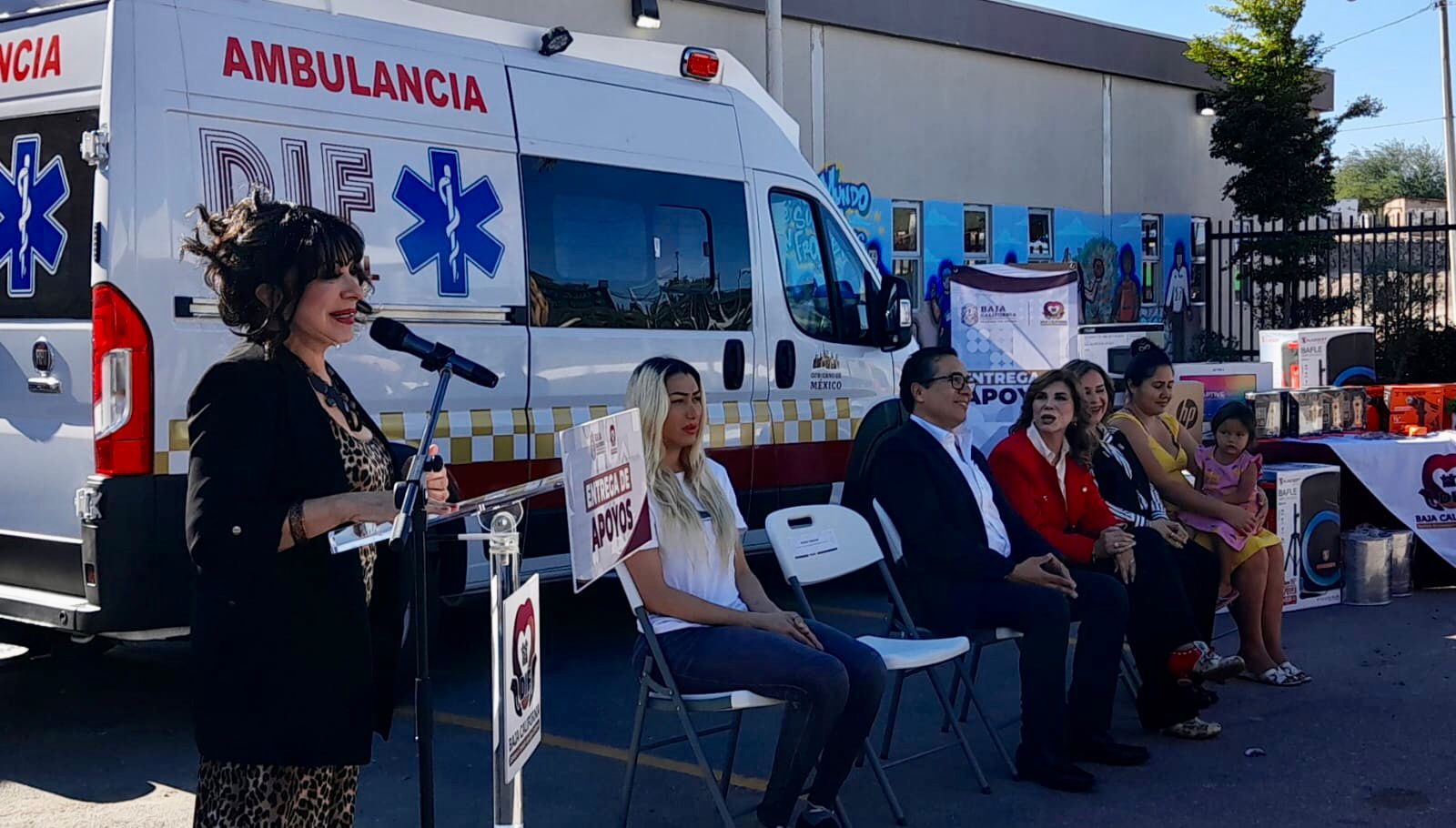 Dona DIF Estatal ambulancia e insumos al Albergue El Peregrino: Mexicali