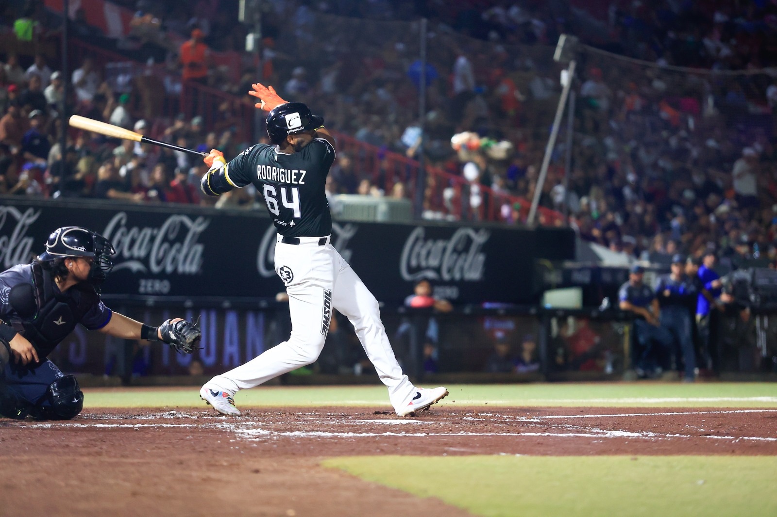 Acereros detiene La embestida en el Estadio del Cerro Colorado