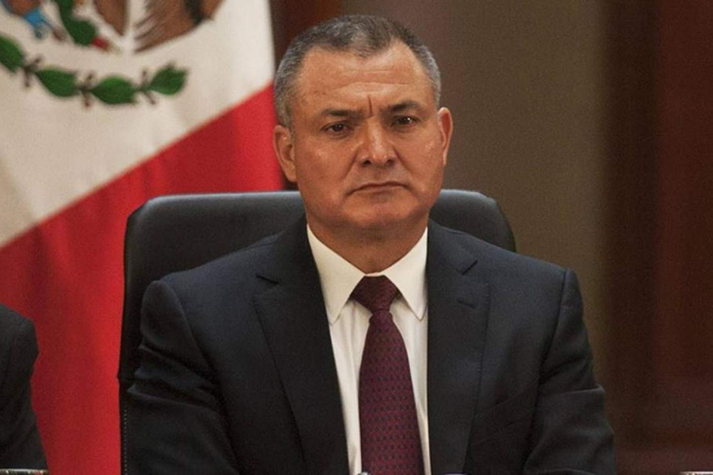 García Luna, expoderoso secretario de Seguridad Pública bajo la presidencia de Felipe Calderón, está acusado de narcotráfico y de aceptar sobornos de Joaquín Guzmán, líder del cartel de Sinaloa, lo que ha negado, y se enfrenta también a una condena máxima