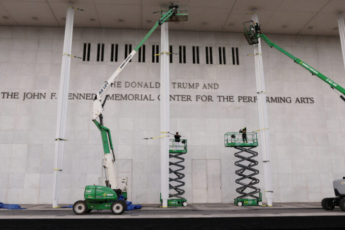 Trump mantiene cerrado el Kennedy Center tras nuevo revés judicial por su nombre