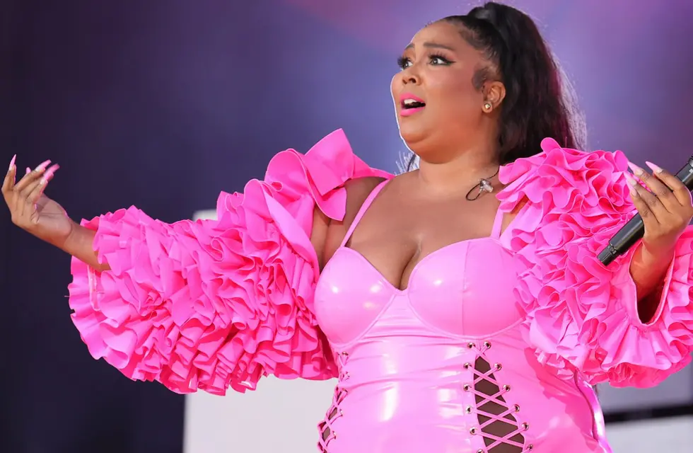 Lizzo es demandada por sus ex bailarinas