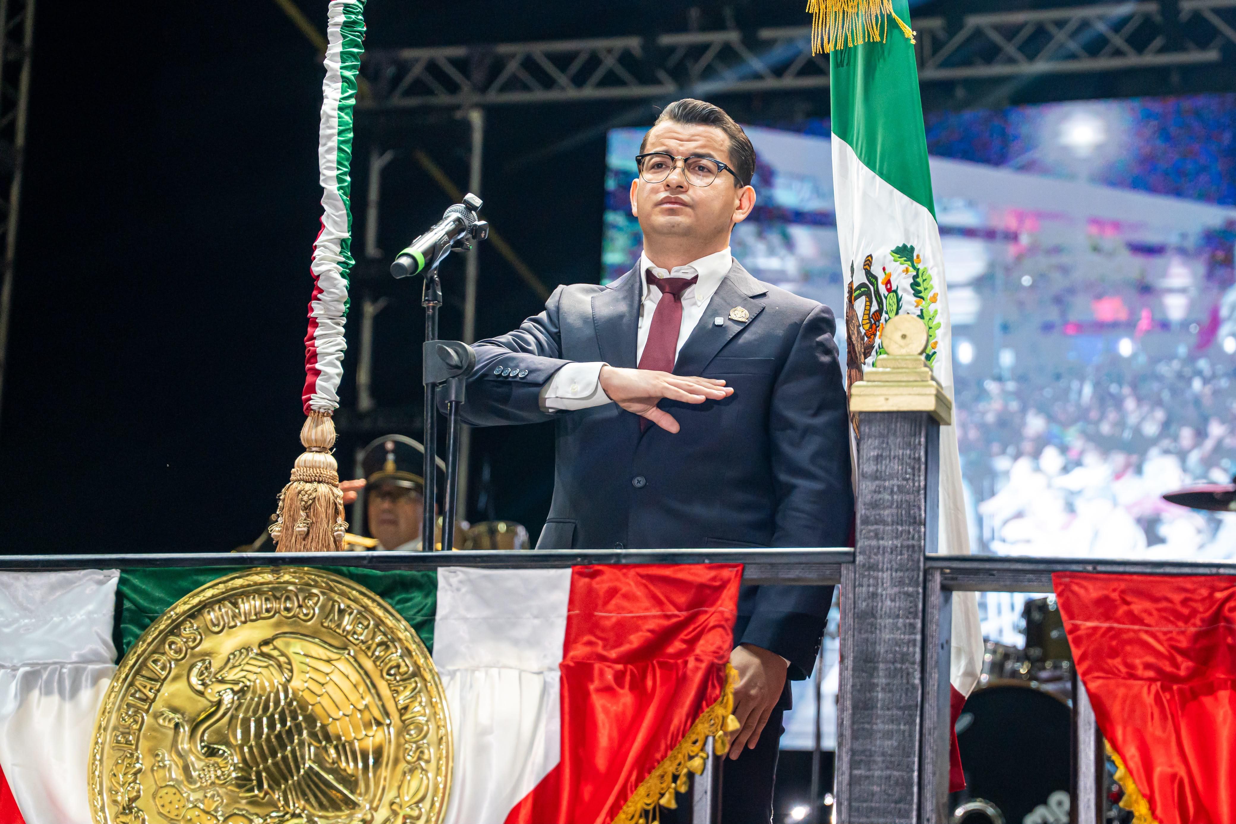 TIJUANA: Cerca de 17 mil personas celebran el Grito de Independencia en la Glorieta Miguel Hidalgo