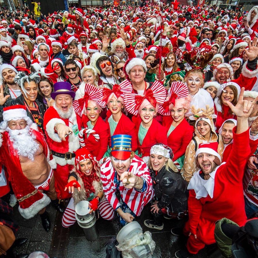 Durante 21 años se ha mantenido la tradición de los santas “raritos” en la gran manzana.