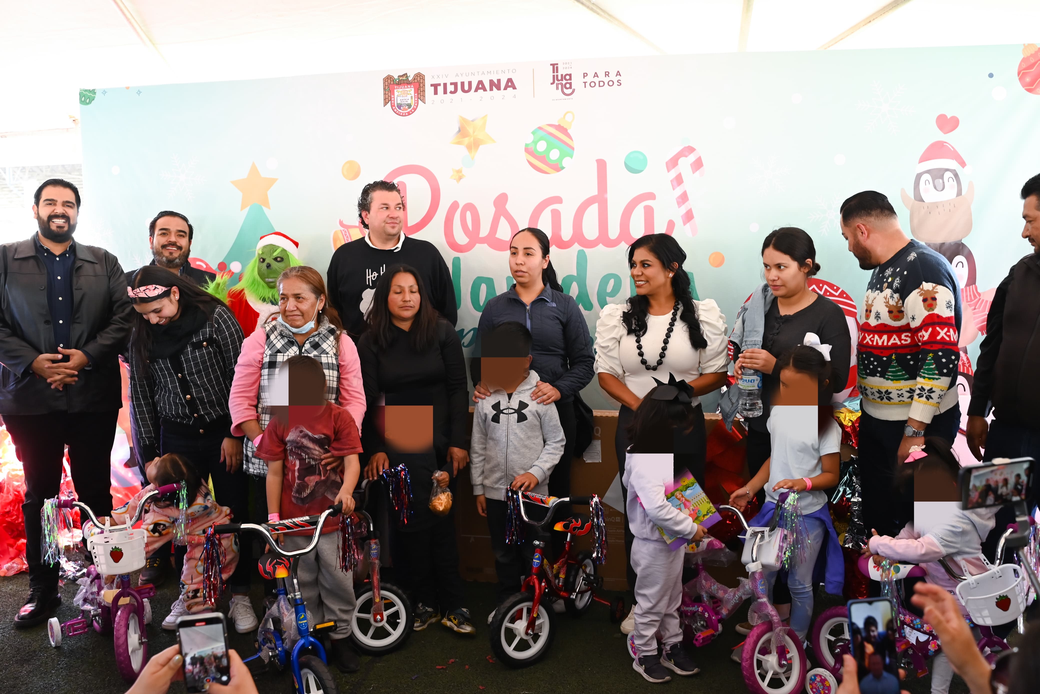 Celebran posada navideña en Tijuana