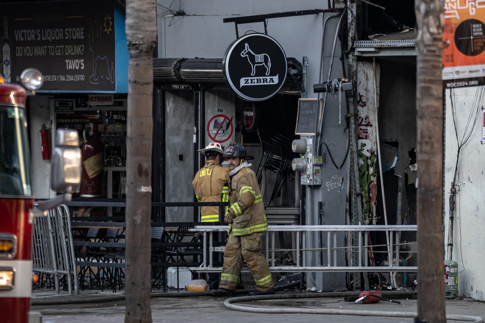 Realizan colecta benéfica tras incendio en Zebra Mexican Pub