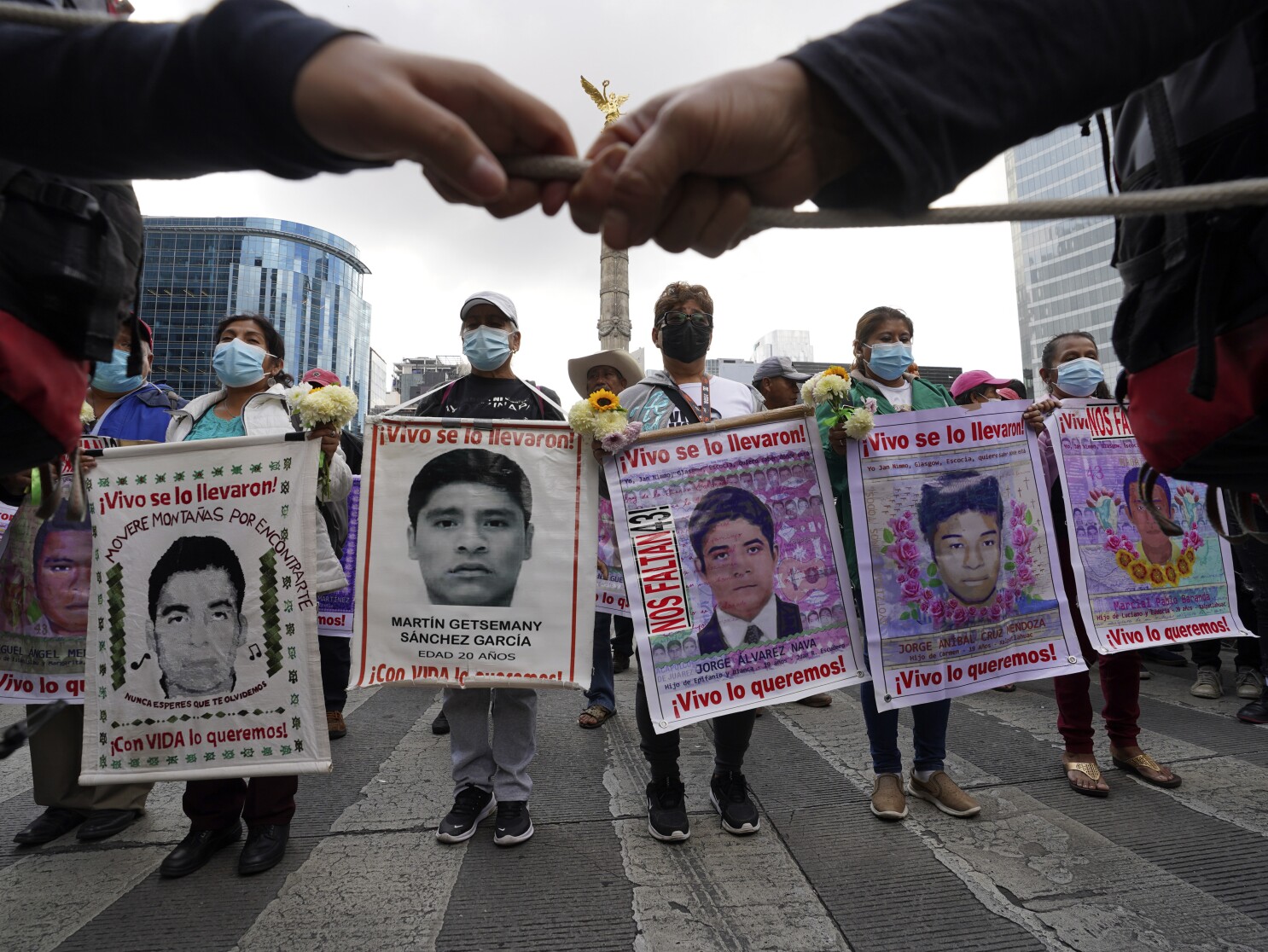 Ordena jueza liberar a 8 militares involucrados en el caso Ayotzinapa