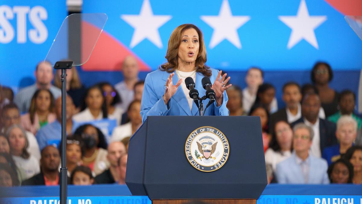 Toma Kamala Harris ligeramente la delantera sobre Donald Trump