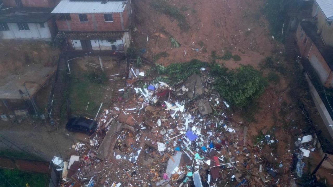 [VIDEO] Dejan lluvias torrenciales 23 personas fallecidas: Brasil