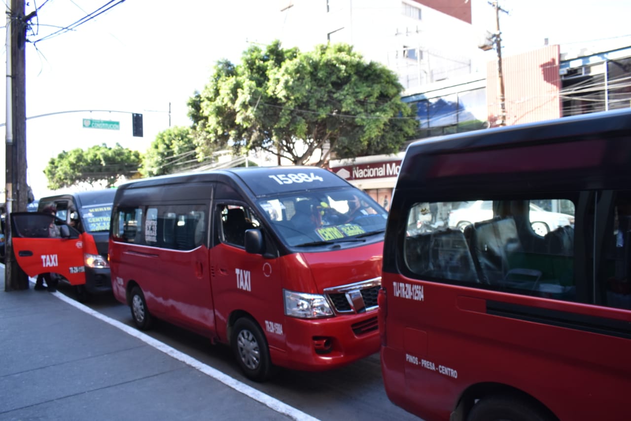 Habrá marcha en apoyo a taxis Rojo y Negro