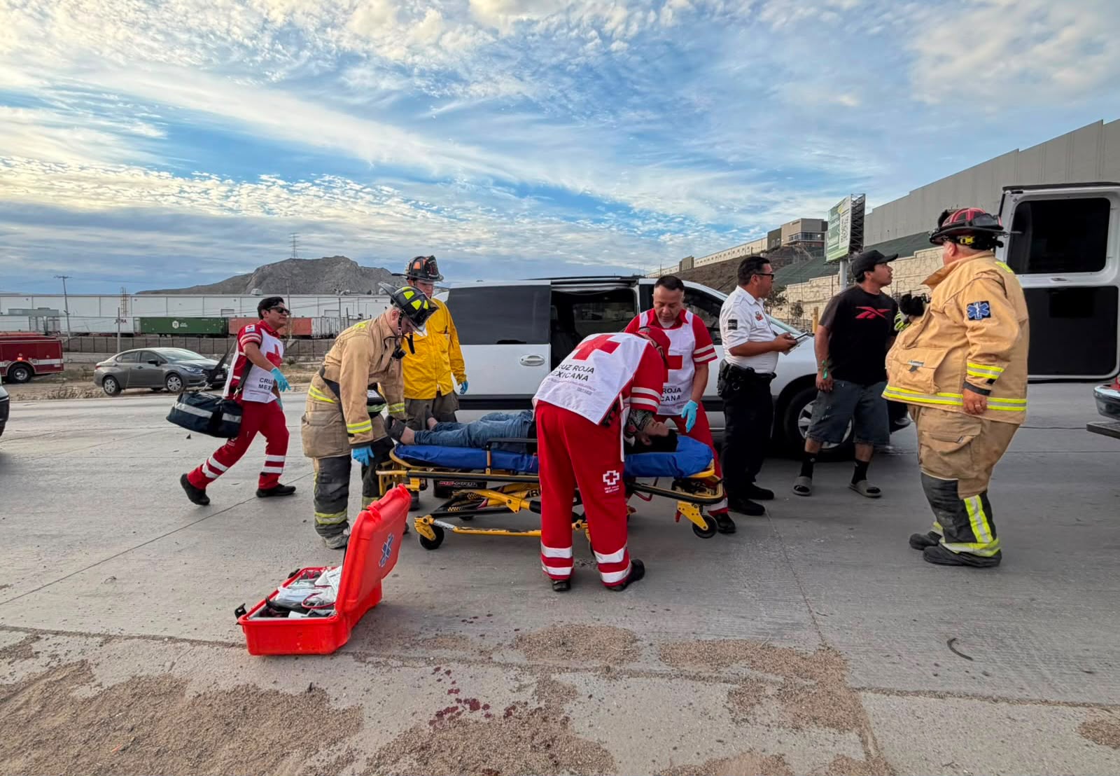 Choque múltiple deja 27 lesionados en el bulevar 2000