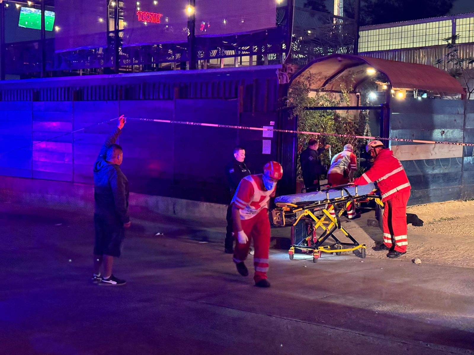 [VIDEO] Disparan a guardia de seguridad en el bar Chupa Chupa: Tijuana