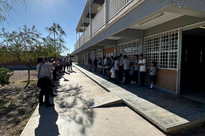 Ataque en secundaria de Torreón deja una muerta y tres lesionados; detienen a dos exalumnos de 18 años