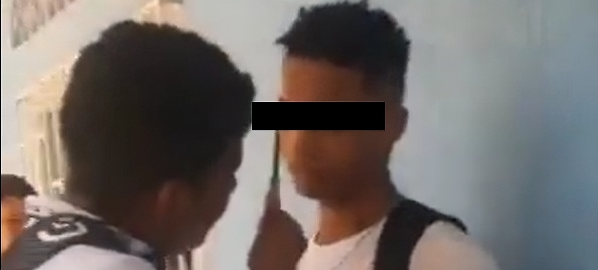 [VIDEO SENSIBLE] Joven colombiano acuchilla a su bully en la cara