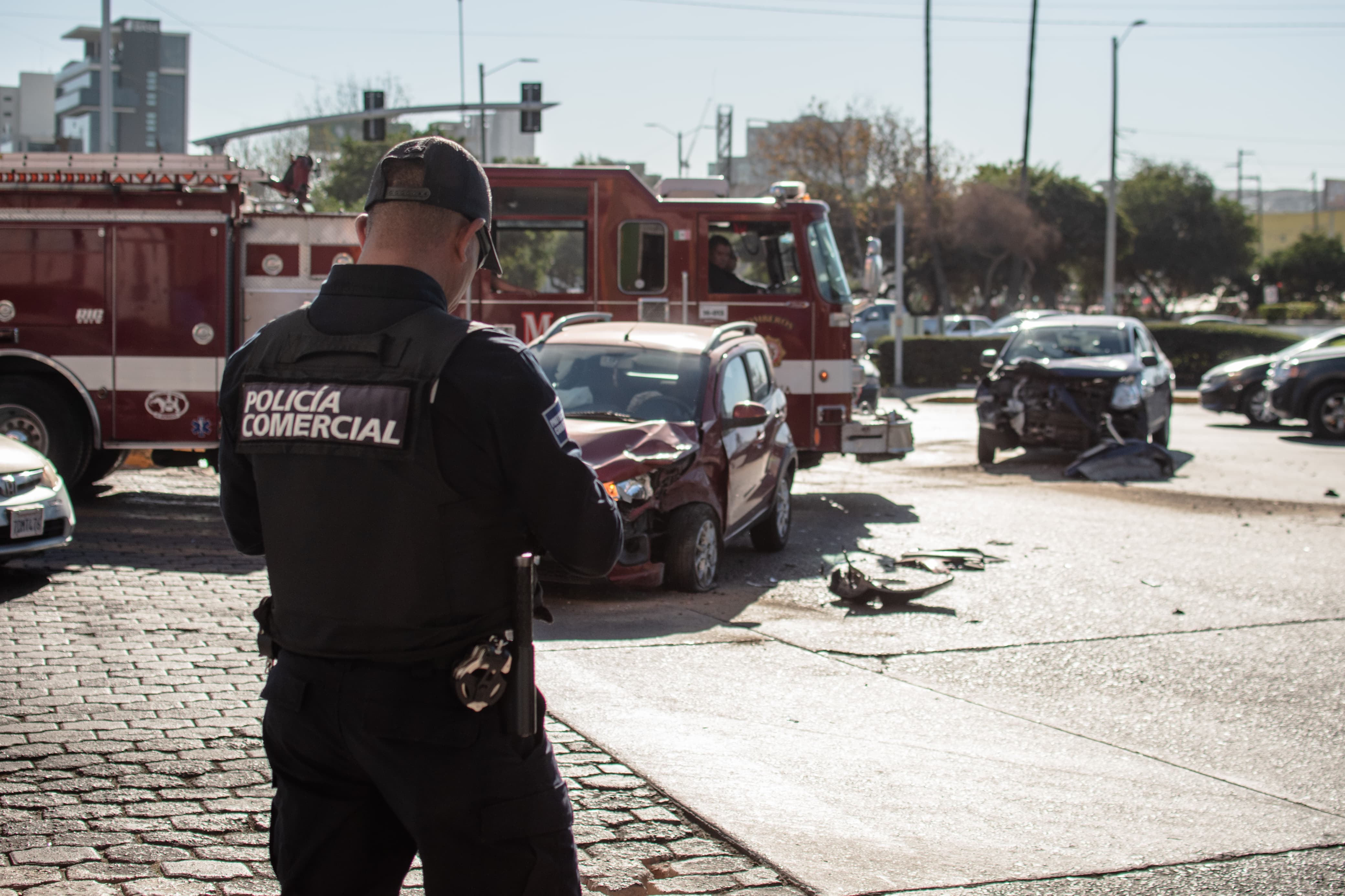 Aparatoso choque frente al Mercado Hidalgo