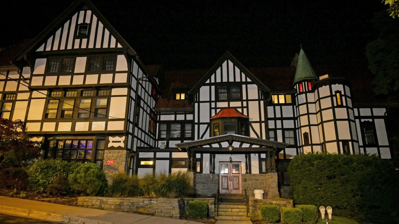 Tras una denuncia de violación grupal, Cornell prohíbe eventos sociales en sus fraternidades