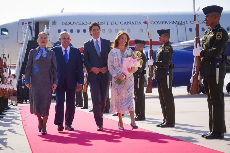 AMLO recibe en el AIFA a Justin Trudeau, primer ministro de Canadá