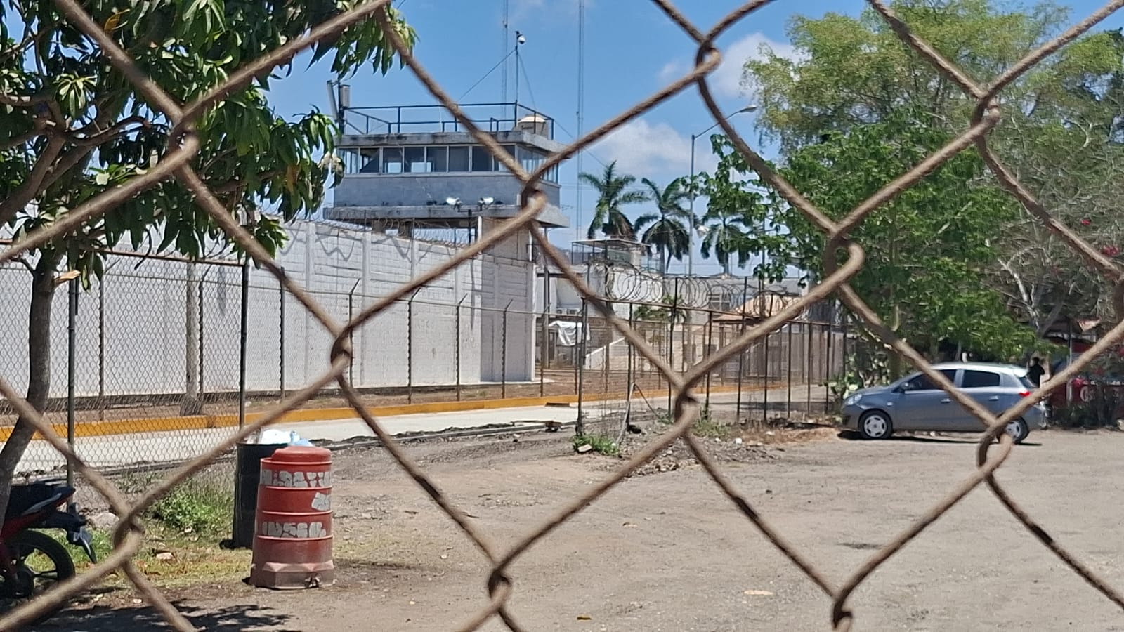 Trasladan a 20 reos federales de Mazatlán a penal de Michoacán
