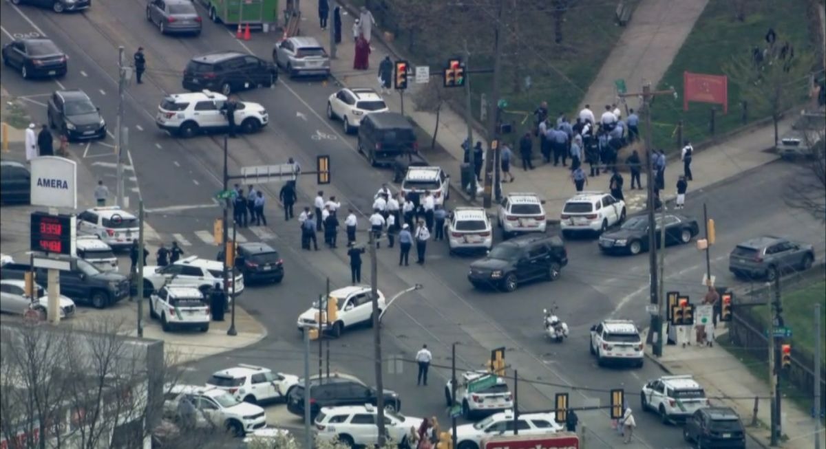 [BREAKING NEWS] A shooting occurs in Philadelphia; at least five injured