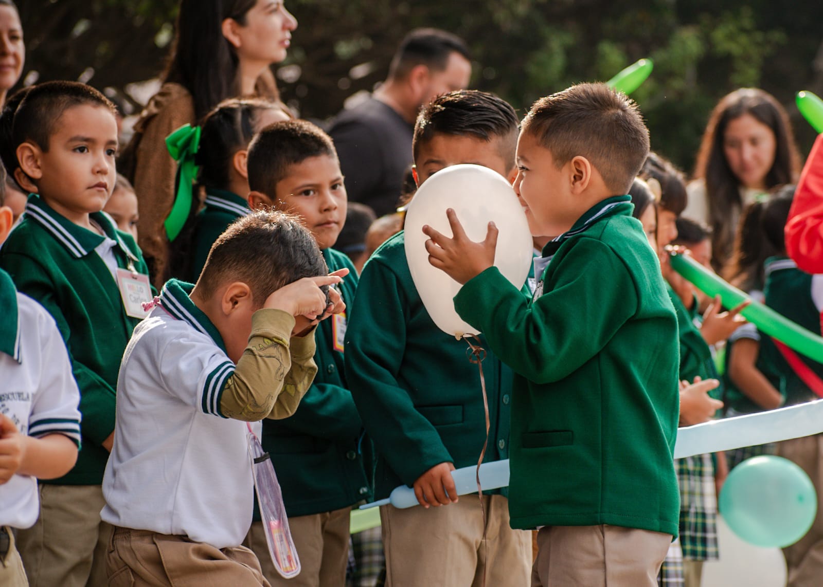 [VIDEO+GALERÍA] Miles de niños de educación básica regresan a clases