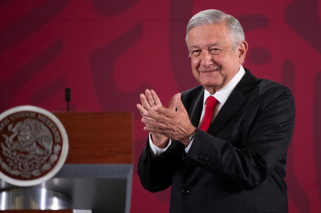 Aplaude AMLO a diputados por aprobar en comisiones que el Ejército no regrese a los cuarteles