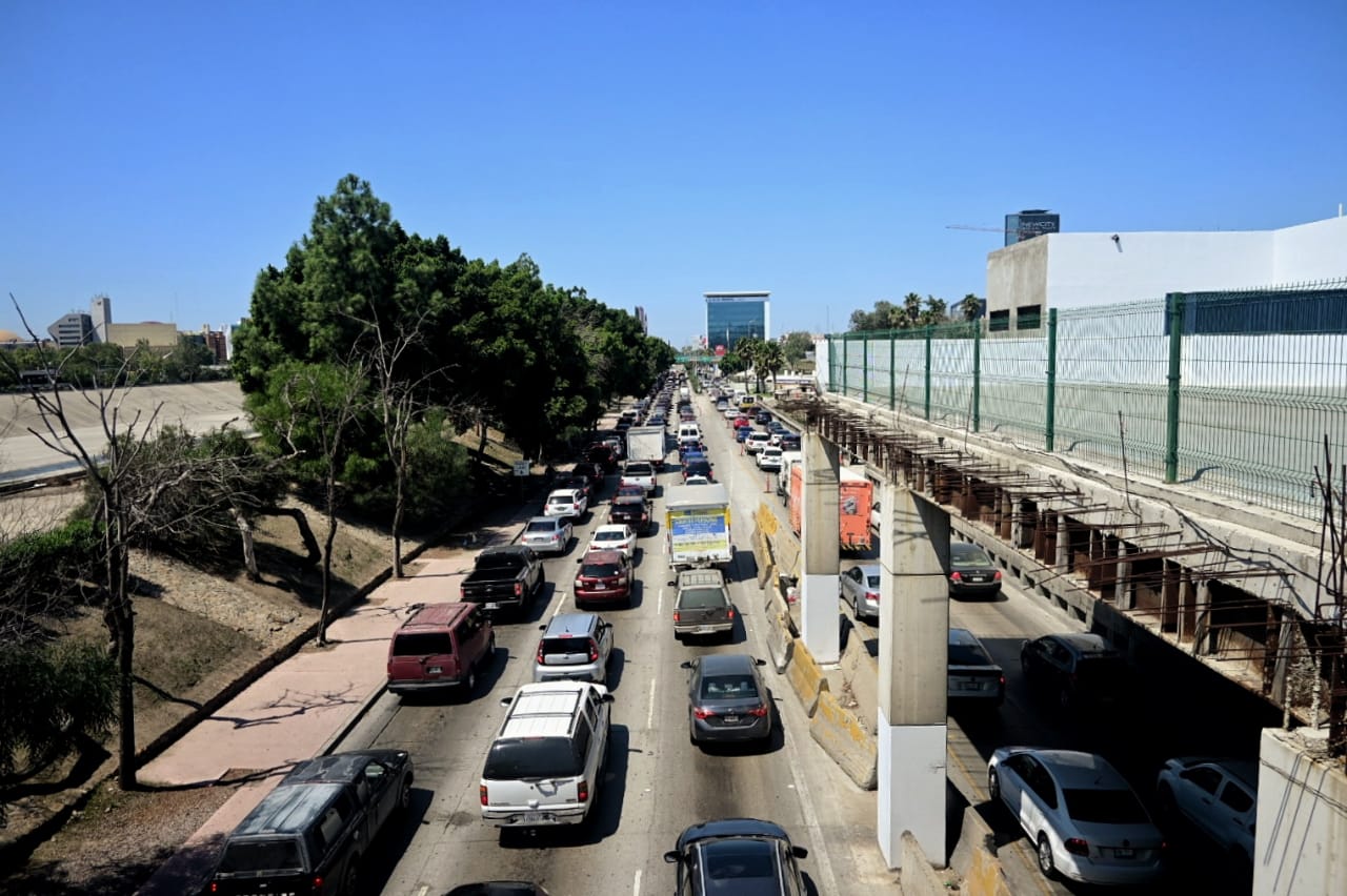 Continúa el caos vial en Tijuana