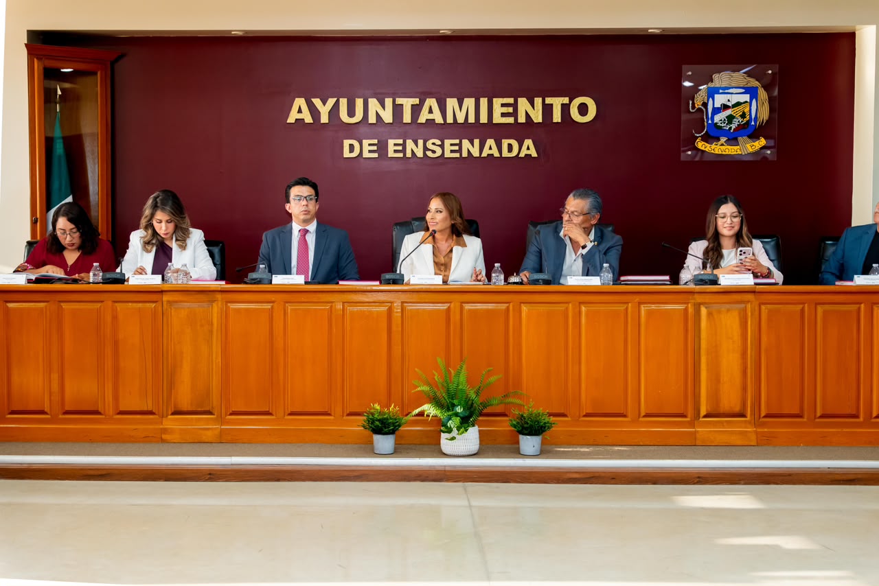 “Todavía hay muchas cosas por hacer”: Agatón entrega su segundo informe al Cabildo