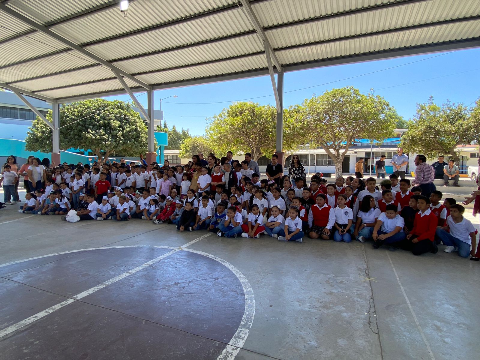 Regresan a clases tres mil 300 estudiantes en escuelas municipales de Tijuana