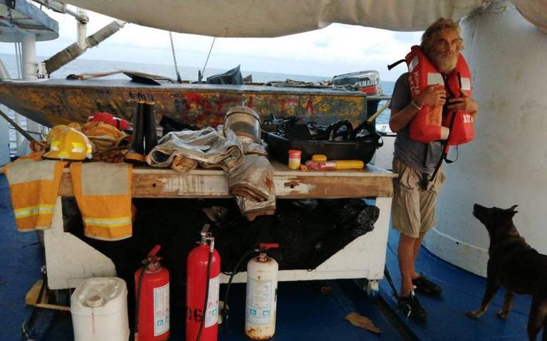 Rescatan a náufrago en el océano Pacífico