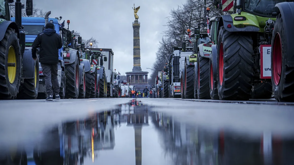 Granjeros toman las calles de Berlín