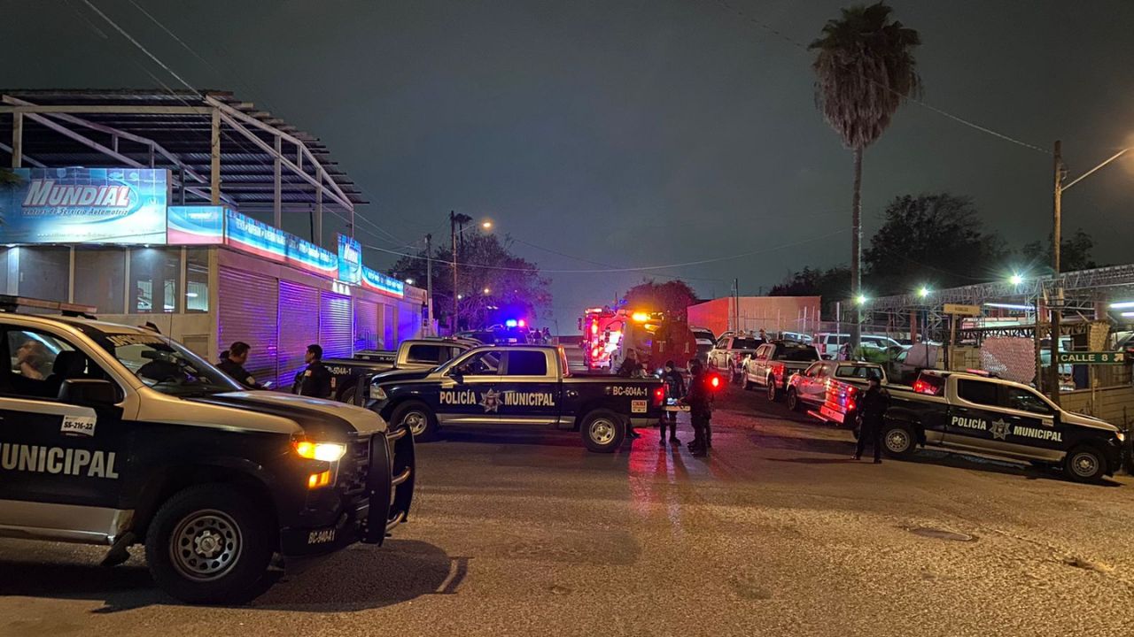 [VIDEO] Incendio de patrullas y lona con amenazas: Tijuana