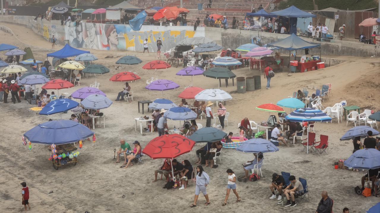 Familias despiden vacaciones con jornada de playa en Tijuana