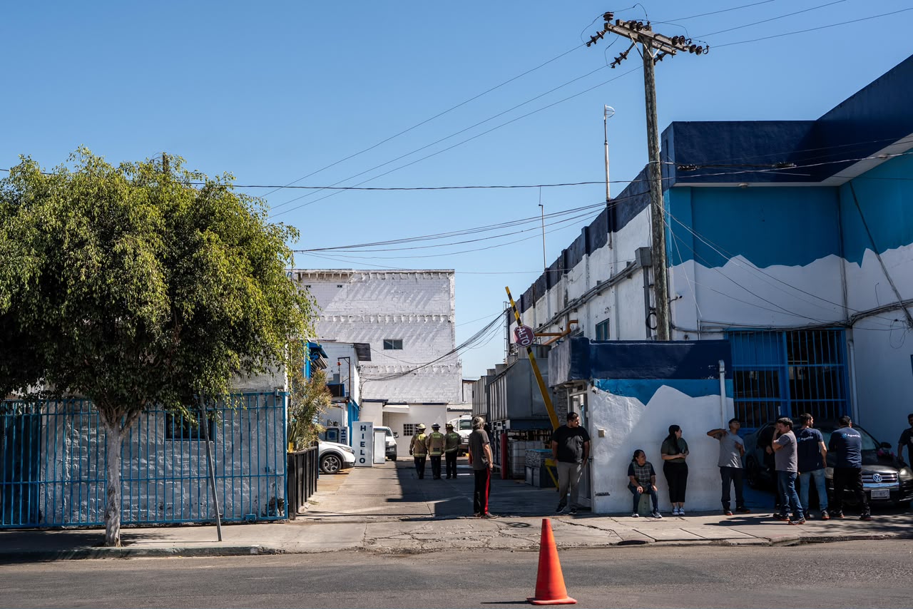 Evacúan a 30 personas tras liberación de amoniaco en Tijuana