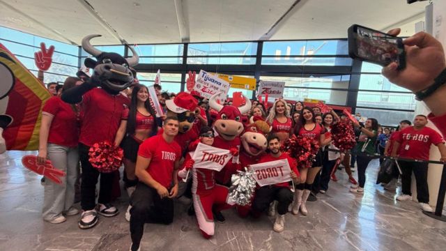 ¡Tijuana recibe a sus campeones! Toros vuelven a casa entre aplausos y emoción