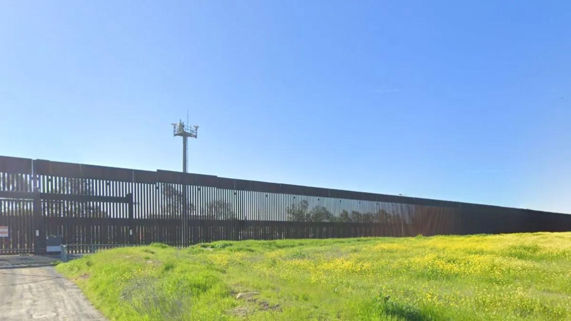 Nine people hospitalized after falling from the border wall in Otay